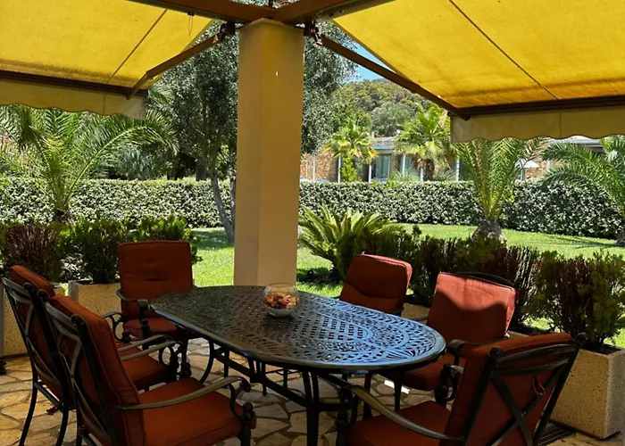 Neli 네오스마르마라스