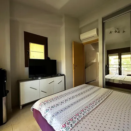 Neli * Néos Marmarás